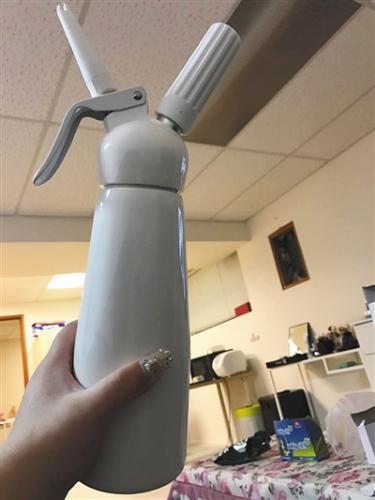 韓夢(mèng)溪吸食“笑氣”的工具。受訪者供圖