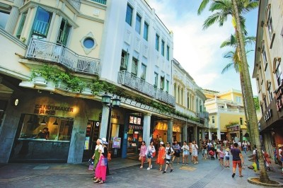 整治提升以來，龍頭路作為“垃圾不落地”示范街煥發(fā)了新貌。