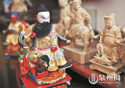 每一道工序都必須認(rèn)真對待，才能打造佛像的神情與氣韻。