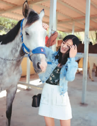 利用間隔年自我調(diào)整，張力為在旅行途中收獲的不僅僅是快樂(lè)，更是迎接挑戰(zhàn)的勇氣。