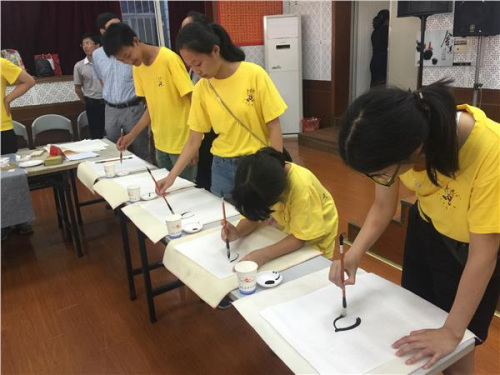 提筆上陣顯身手