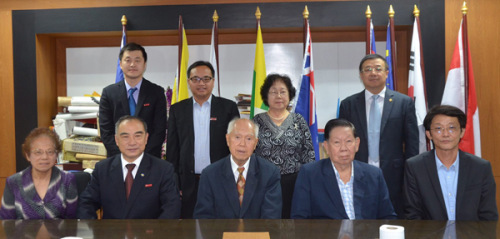 賈益民一行拜訪泰國華文教師公會(huì)