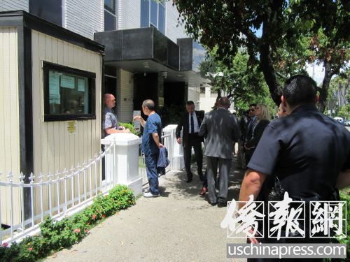 警方在現(xiàn)場(美國《僑報》/翁羽 攝)
