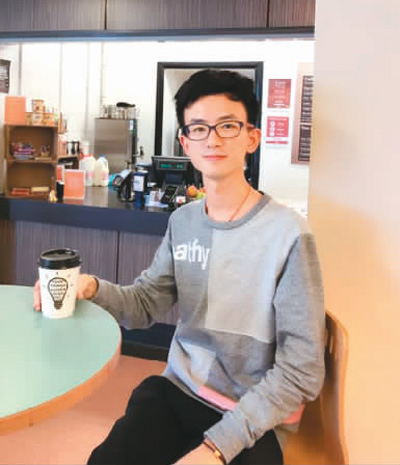 陳鑫濤認(rèn)為，留學(xué)生在國外應(yīng)該管理好自己的社交賬號，更應(yīng)該明白言論自由也是有限度的。