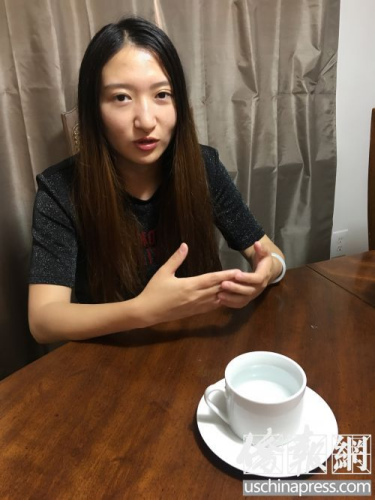 陳曦講述自己的煩惱事兒(美國《僑報》/于麗娜 攝)