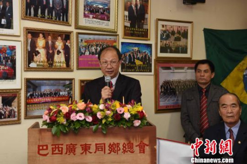 圖為巴西廣東同鄉(xiāng)總會(huì)會(huì)長(zhǎng)蘇新建致辭?！∧尚?攝