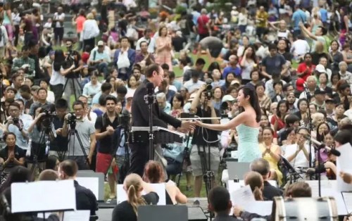 演出的成功離不開臺前幕后所有人的努力