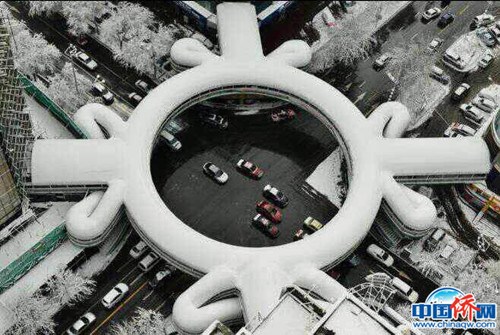 烏魯木齊冬季大十字路口。(圖片均由作者提供)
