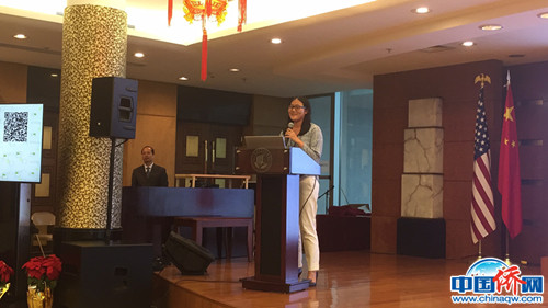 中國駐紐約總領(lǐng)館教育組在總領(lǐng)館舉辦第十二屆“春暉杯”中國留學(xué)人員創(chuàng)新創(chuàng)業(yè)大賽北美賽區(qū)(紐約領(lǐng)區(qū))交流會。雷寶回顧了自己從學(xué)聯(lián)會主席到“春暉杯”創(chuàng)新創(chuàng)業(yè)大賽獲獎?wù)撸椖砍晒β涞?，從志愿者成為?chuàng)業(yè)導(dǎo)師幫助更多留學(xué)人員的歷程，鼓勵大家積極參賽，不負祖國創(chuàng)造的優(yōu)厚創(chuàng)業(yè)政策。