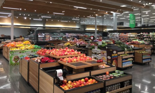 中佛州的目標(biāo)商店內(nèi)的鮮果蔬菜供應(yīng)仍然充足。（美國(guó)《世界日?qǐng)?bào)》/陳文迪 攝）