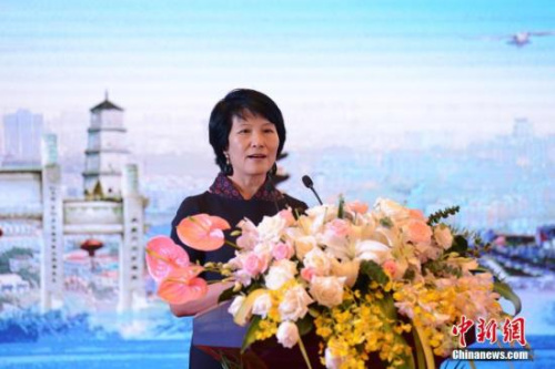 9月11日，第九屆世界華文傳媒論壇在福州閉幕。圖為中國新聞社總編輯王曉暉宣讀第九屆世界華文傳媒論壇宣言。<a target='_blank' >中新社</a>記者 崔楠 攝