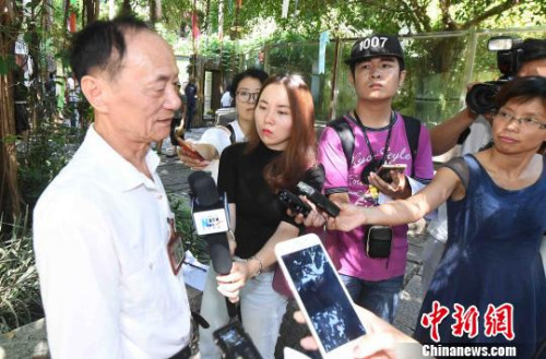 海峽(福州)大熊貓研究交流中心主任陳玉村介紹了“巴斯”傳奇的一生和她最后的時(shí)光?！⒖筛?攝
