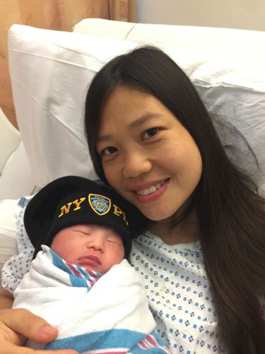 劉文健遺孀陳佩霞與女兒Angelina“天使”。(美國《世界日報》檔案照)