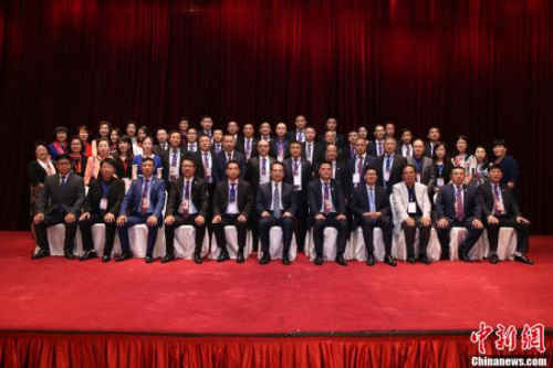 9月15日，中國(guó)國(guó)務(wù)院僑務(wù)辦公室副主任譚天星在北京會(huì)見(jiàn)法國(guó)華僑華人會(huì)與法國(guó)青田同鄉(xiāng)會(huì)聯(lián)合訪問(wèn)團(tuán)一行。<a target='_blank' >中新社</a>記者 韓海丹 攝