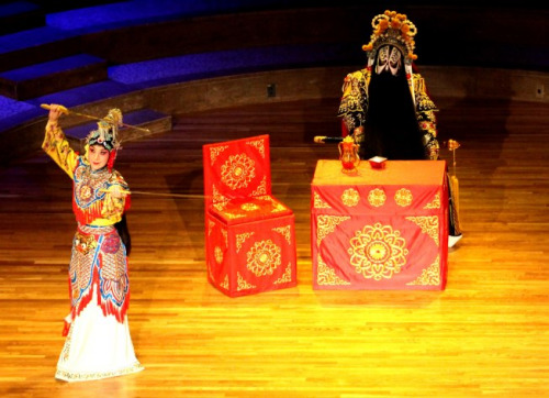 尚長榮、史依弘主演京劇《霸王別姬》。（美國《世界日報(bào)》/謝哲澍 攝）