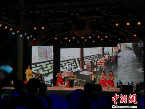 圖為聯(lián)誼會現(xiàn)場。　周圓韻 攝