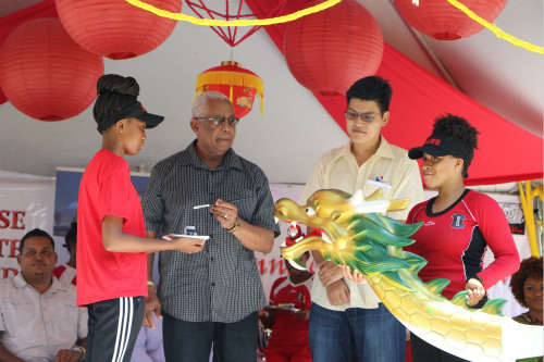 特多教育部長加西亞為龍點睛。