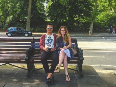 葛燕希成了成都媳婦。