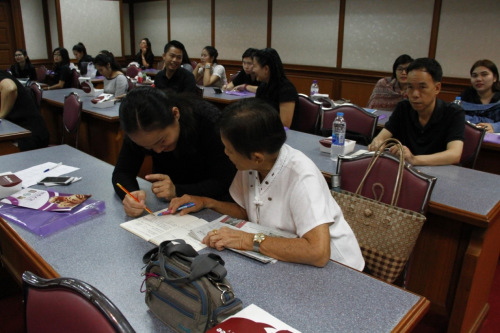 參訓(xùn)學(xué)員討論“對分課堂”教學(xué)方法。