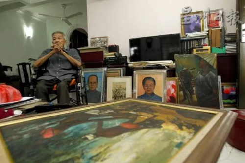 5.客廳擺放著張?zhí)煜噙@些年來的畫作。（馬來西亞《星洲日?qǐng)?bào)》）