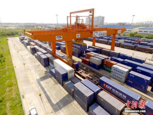 資料圖：中國鐵路正式啟用中歐班列統(tǒng)一品牌。