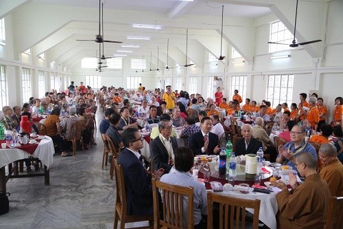 敬老會現(xiàn)場。