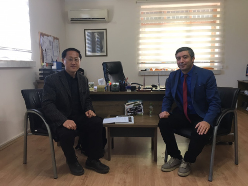 倪副總領事約見旅游局負責人。