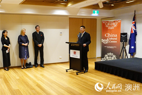 西泠印社社務(wù)委員會(huì)副主任王宏偉分享特展理念(攝影 羅小紅) 西泠印社社務(wù)委員會(huì)副主任王宏偉分享特展理念(攝影 羅小紅)