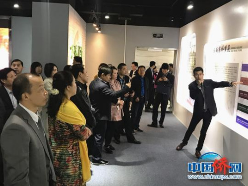 來自中國僑商會(huì)以及48個(gè)地方僑商組織的近百位負(fù)責(zé)人3日走進(jìn)南京“僑夢苑”，分享招才引智經(jīng)驗(yàn)，共覓合作商機(jī)?！铑伌取z