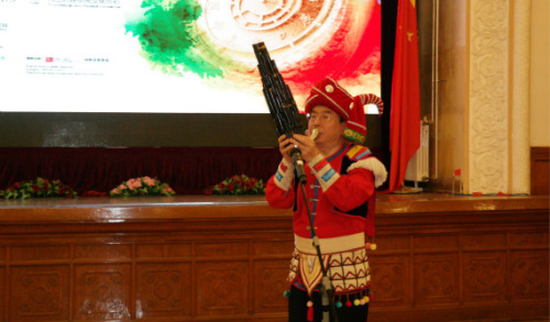 活動(dòng)現(xiàn)場(chǎng)中國(guó)民樂(lè)表演。