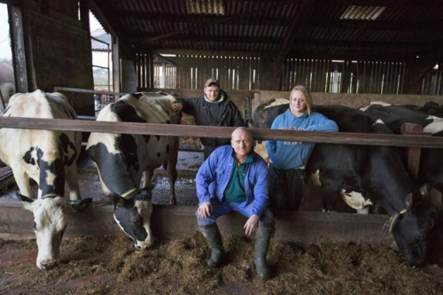 戴維·布魯克斯在自己的農(nóng)場(chǎng)。（英國(guó)《華聞周刊》微信公眾號(hào)“華聞派”）