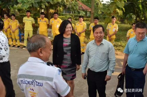 陳毅奮帶領(lǐng)海協(xié)會一行參觀萬象華助中心 （“老撾資訊網(wǎng)”微信公眾號）