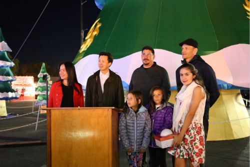 查立友副總領事與嘉賓合影。