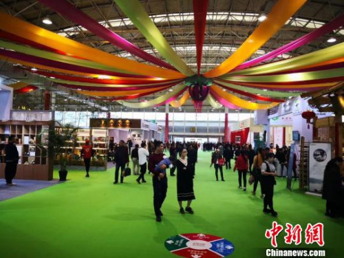 11月15日，第十一屆海峽兩岸茶業(yè)博覽會(huì)現(xiàn)場(chǎng)?！￡悅?攝