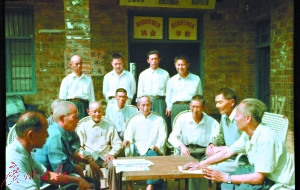 細(xì)菌戰(zhàn)受害者經(jīng)常聚在一起，商討如何對(duì)日訴訟。