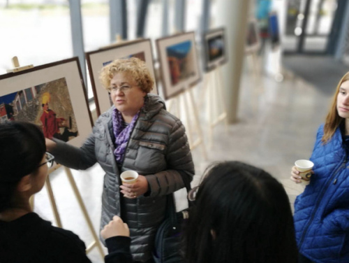 攝影展現(xiàn)場(chǎng)。