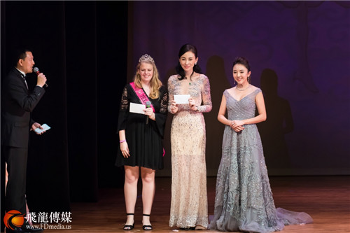 榮獲Texas Teen Miss Amazing 2017，Anne Marie Buckle 把兩歲小朋友Julianna Montgomery (七月)繪畫的T恤義賣款捐給BCG天使媽媽基金會，這個基金會零費用，所有資金全部捐殘障兒童。