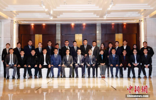 11月21日，中國海外交流協(xié)會副會長譚天星在北京會見馬來西亞八大華青訪華代表團一行。<a target='_blank' >中新社</a>記者 劉關(guān)關(guān) 攝