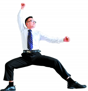 潘錦文曾通過梅花拳恢復(fù)健康。