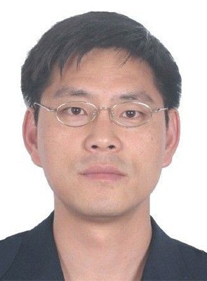 李文革，原云南省昆明市盤龍區(qū)國(guó)稅局工會(huì)主席。圖片來(lái)源：人民日?qǐng)?bào)客戶端。