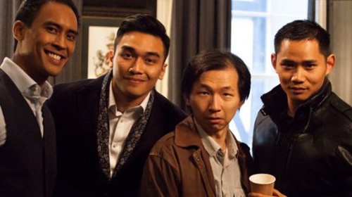 《逐夢(mèng)魔女》中的四位男性，伊麗莎白的上級(jí)黃羅(右二)