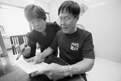 蔡加漸說(shuō)，干環(huán)保就是跟臟、臭、累打交道。