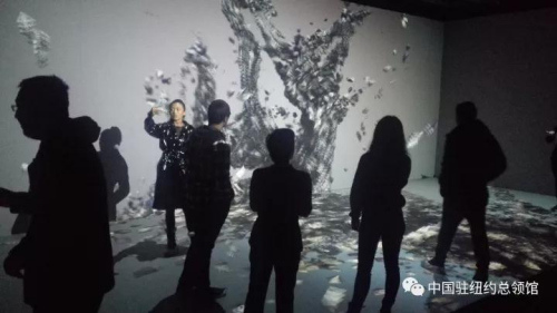 新媒體群展現(xiàn)場。