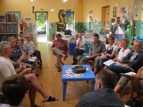 法國一場哲學沙龍，主題是“旅行的目的是什么”。