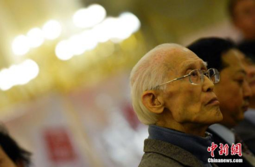 資料圖：著名詩(shī)人余光中。 <a target='_blank' >中新社</a>記者 駱云飛 攝 (資料圖)