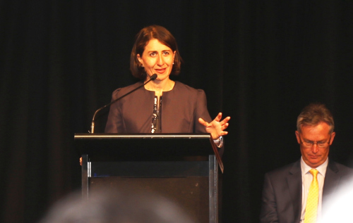 州長在致辭中對狀元們表示祝賀。(澳洲新快網(wǎng))