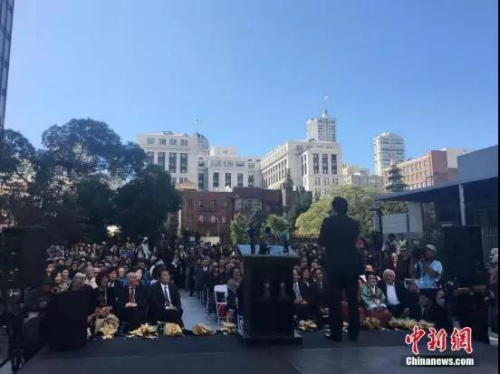 當(dāng)?shù)貢r(shí)間9月22日，美國舊金山市圣瑪麗廣場，慰安婦雕像揭幕儀式隆重舉行，這也是美國主要大城市第一座慰安婦雕像。 <a target='_blank' >中新社</a>記者 劉丹 攝