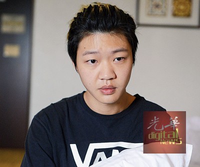 郭陽(yáng)：飛機(jī)事故過(guò)程猶如電影情節(jié)，即刺激又可怕。（馬來(lái)西亞《光華日?qǐng)?bào)》）