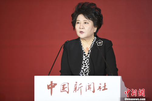 12月21日，中國國務(wù)院僑務(wù)辦公室主任裘援平出席由中國新聞社主辦的國是論壇2017年會時(shí)表示，走進(jìn)新時(shí)代，要凝聚僑心僑力同圓共享中國夢。 <a target='_blank' >中新社</a>記者 崔楠 攝