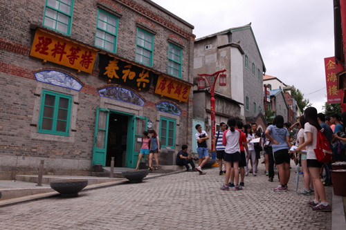 韓國炸醬面博物館門口寫有“共和春”三個(gè)大字的牌匾。(韓國亞洲經(jīng)濟(jì)中文網(wǎng))